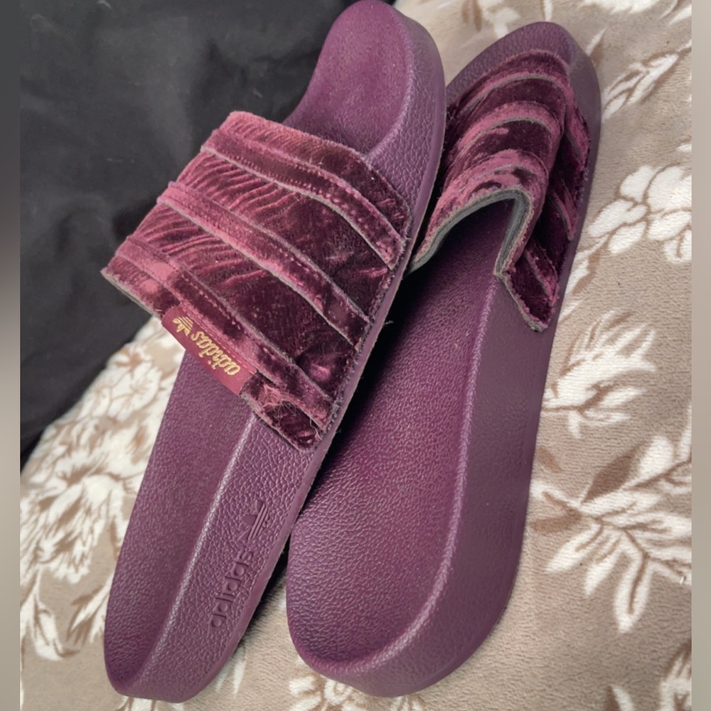 Women adidas adilette
